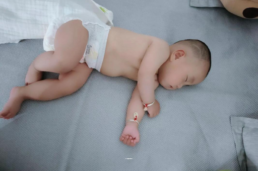 东方1岁宝宝可以吃盐吗